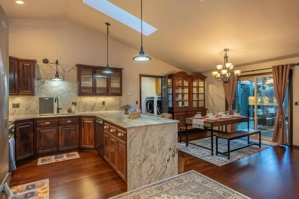 Comfy 4B/2B Home Near Dunes & Ocean! Pet Friendly! Флоренс Екстер'єр фото